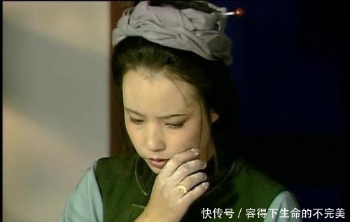 赵姨娘:探春你花五百个钱买一盘炒青菜,考虑过我的感受吗?