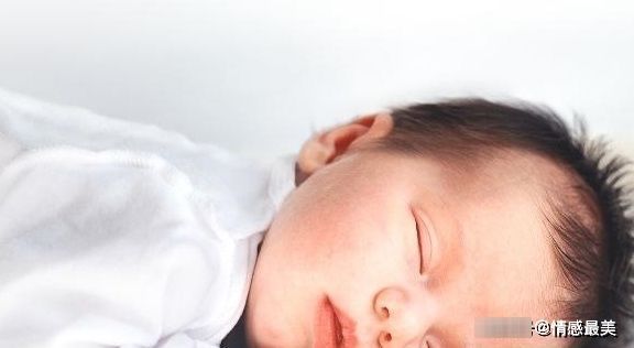 头发|宝宝出生时为何有的头发多,有的却很稀疏?原来是和这几点有关