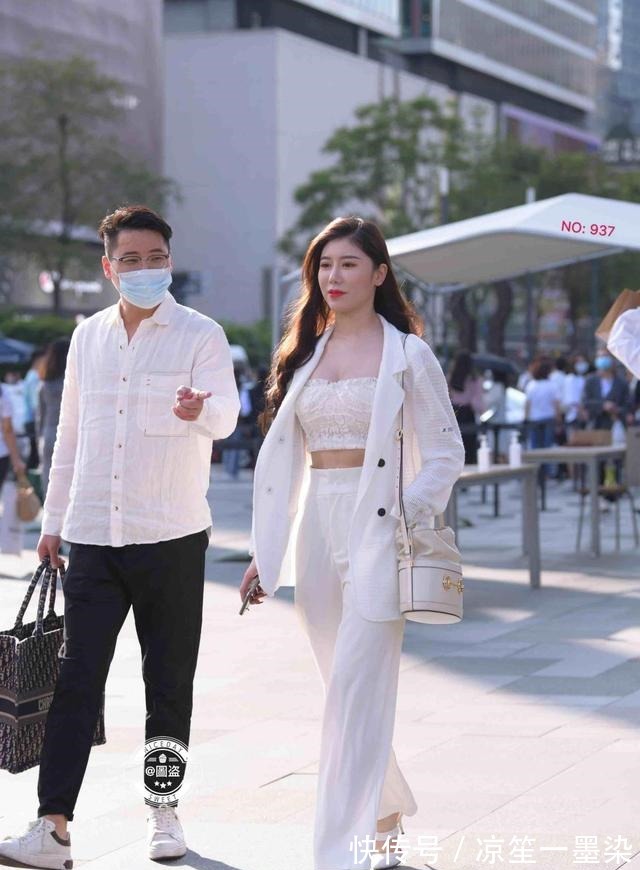 显瘦 光彩夺目的打底裤显瘦好搭配,显得身材妩媚动人,清爽舒适!