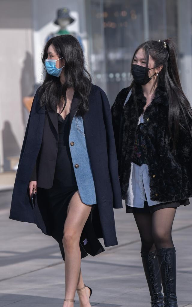 短裙|如何配直筒裤更合适？一身短裙高高瘦瘦的，非常时髦