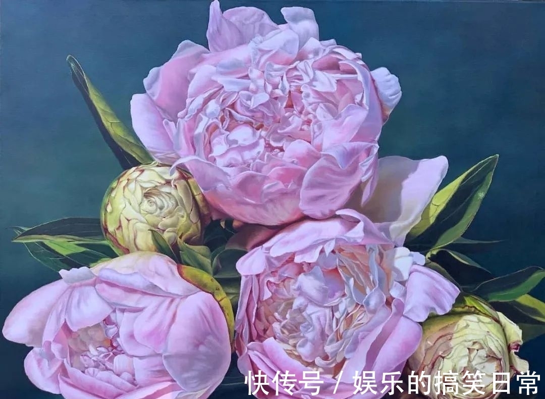 艺术家#“艳俗”的牡丹花，被这位女画家画成艺术品，感觉香气扑面而来