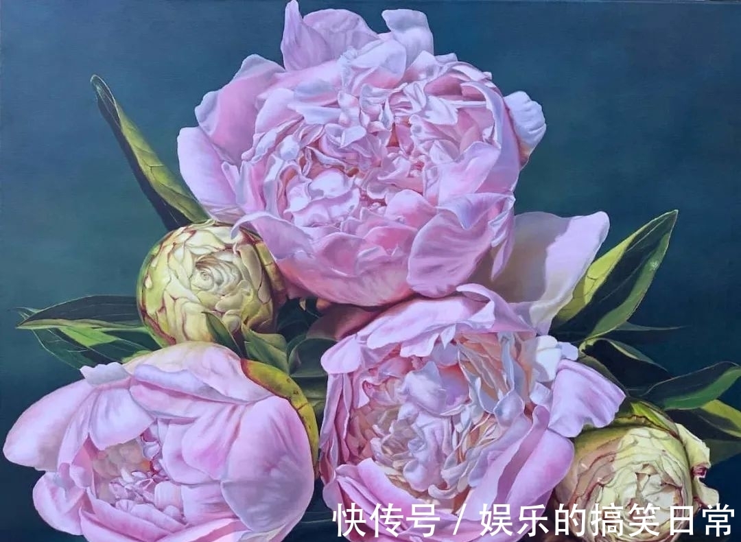 艺术家#“艳俗”的牡丹花,被这位女画家画成艺术品,感觉香气扑面而来