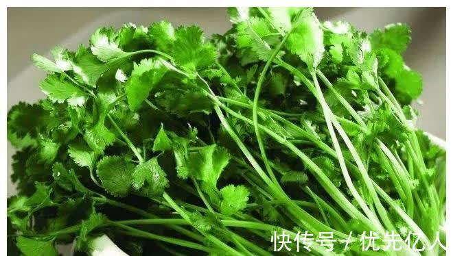 香菜汤|一碗香菜汤,不用下药方,有三个神奇作用,值得你来点开看看