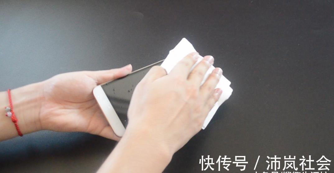 把鸡蛋放在大米里, 没想到还有这个妙用, 看完您会感谢我的