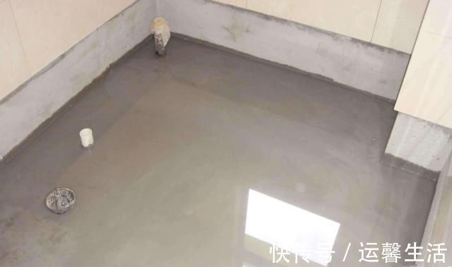 做多|卫生间做防水记得多装一根管子,防水层坏了也没事,师傅直夸内行