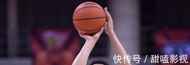 篮球|农村小伙翟晓川一路拼搏到北京，却因脾气暴躁惹争议，期待归来