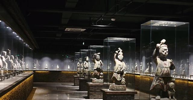 男子|让国人汗颜!美国男子在中国收集10万件古董,开了个博物馆