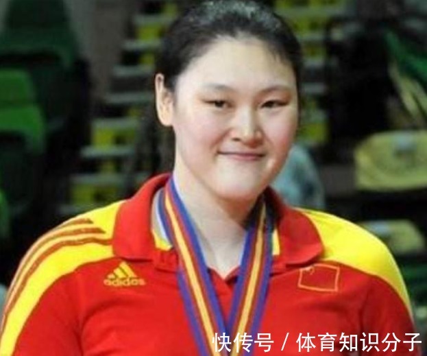 王一梅|女排功勋王一梅晒近照!34岁圆脸变成锥子脸,如今越发美丽漂亮