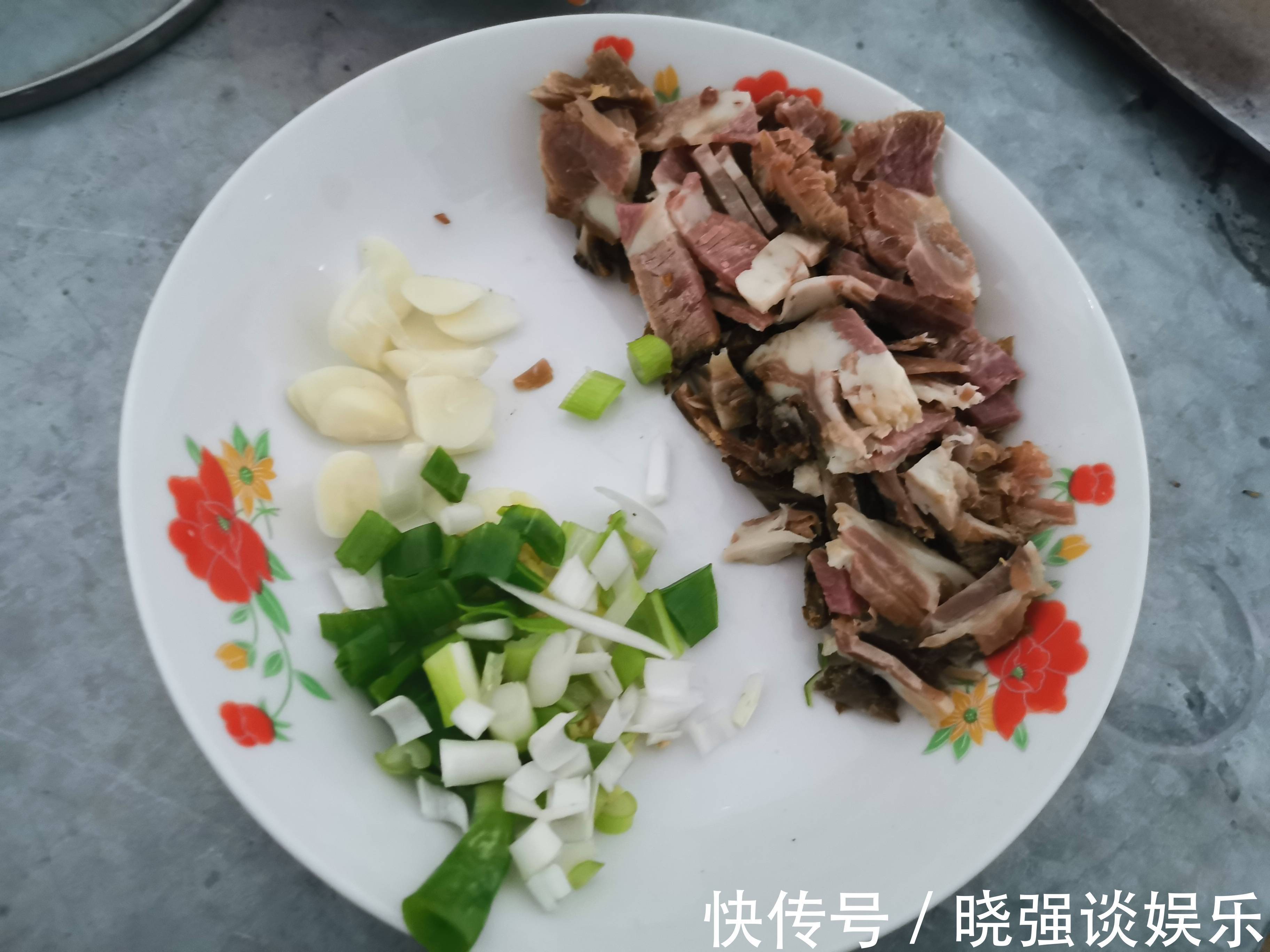 去饭店吃饭,这菜一定要少点,厨师透露他们一个月最多吃1次