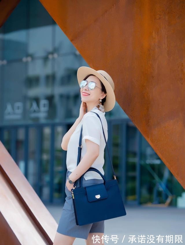 托特包@夏季的包包,这样背最好看!夏季的包包,这样背最好看!