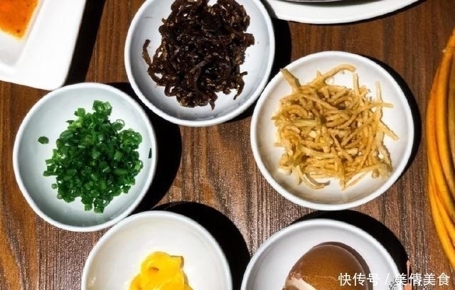 扇贝|老公对家人从不小气,周末做一桌子饭菜,老婆女儿心满意足幸福!