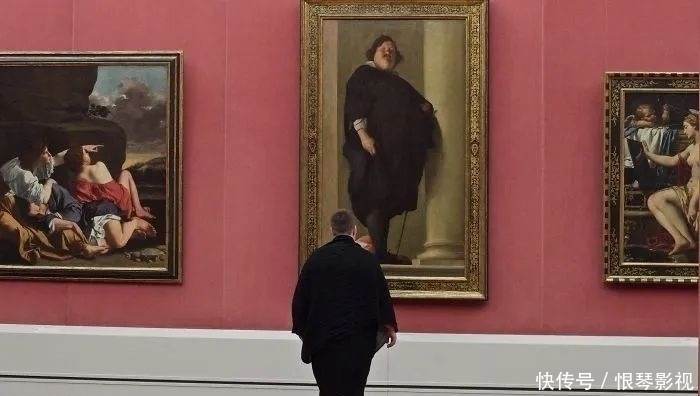 名画&他花2年时间,拍下1000个“撞衫”的人:撞衫不可怕,可怕的是……