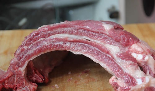 买排骨，要分清“小排”和“大排”，差距还挺大，看完不会再买错