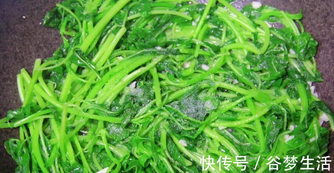 s码|老婆坚持每天晚上吃这菜,一个月瘦了13斤,同事夸身材越来越好