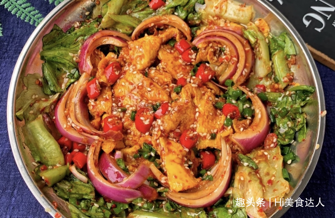 特别好吃的家常菜、生菜拌鸡蛋、孜然土豆片、真的是超级好吃!
