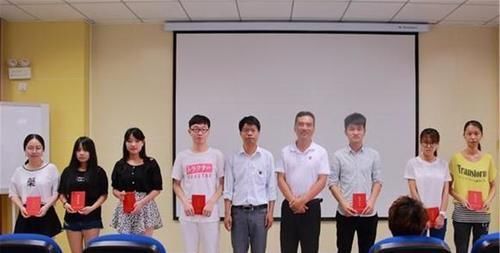 要求|大学生入党有“硬性要求”, 这几条你都符合吗 尽量在大一就申请