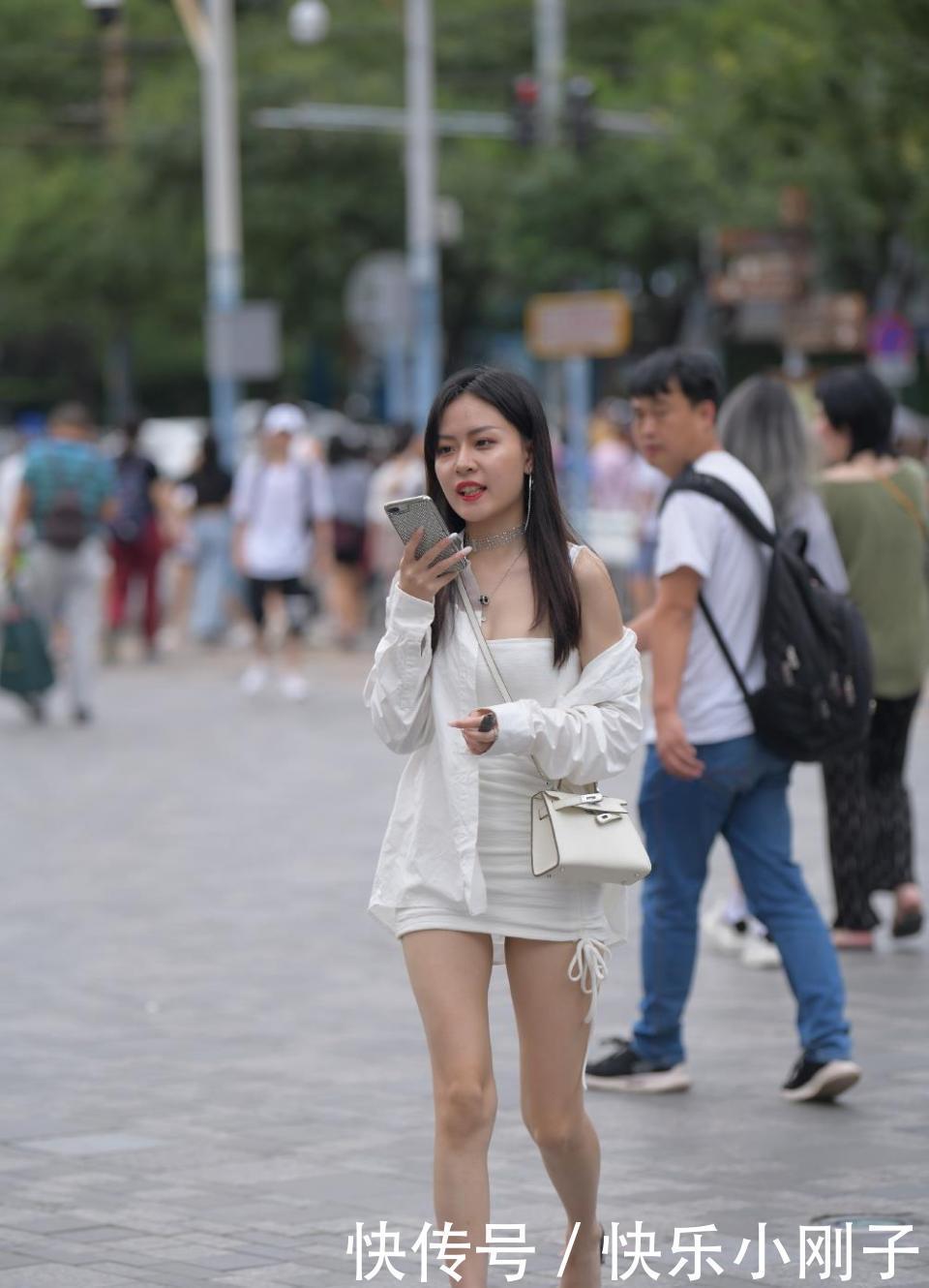 气质|从未见过如此美丽的女人！非常自信和微胖！有一种淑女的高贵气质