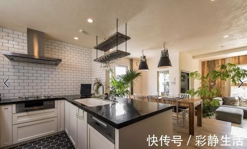 绿植|300㎡的农村别墅，光硬装就花了45w，最爱院子里的阳光花房！