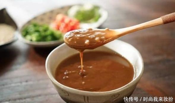 稀释芝麻酱，用水还是用油弄错了，芝麻酱不香，不细腻也不顺滑