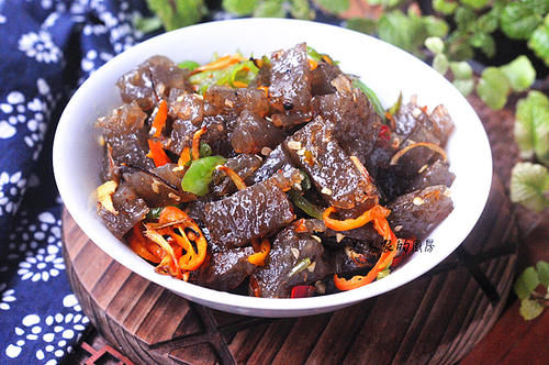 家家|湖南人最爱这一口!冬天家家都要做,比红烧肉解馋,吃一次忘不了!