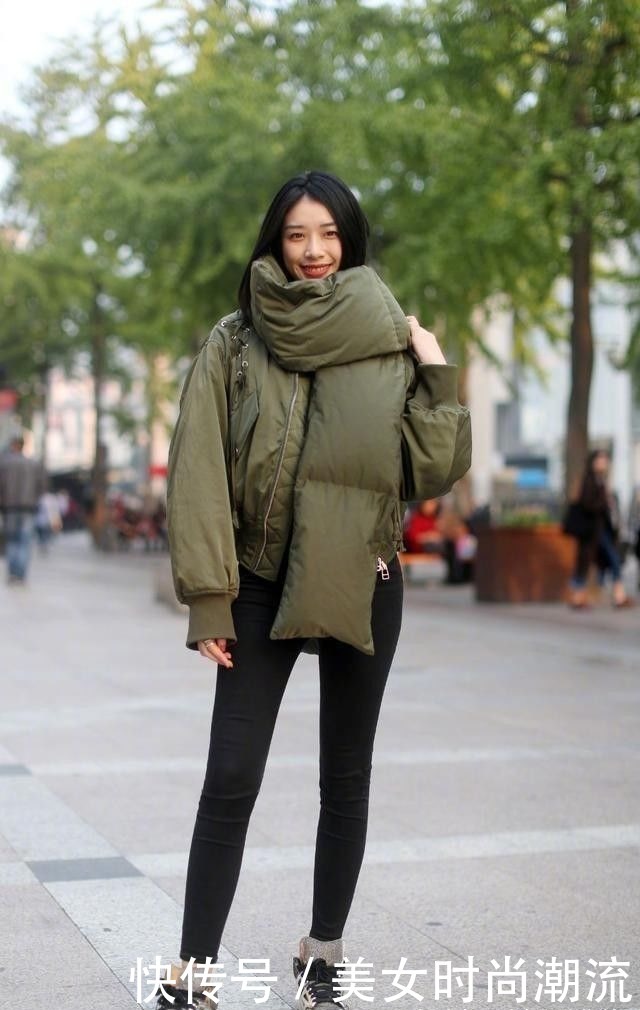 显瘦|性感紧身打底裤小姐姐,凹凸身材十分耀眼,即时尚又很潮