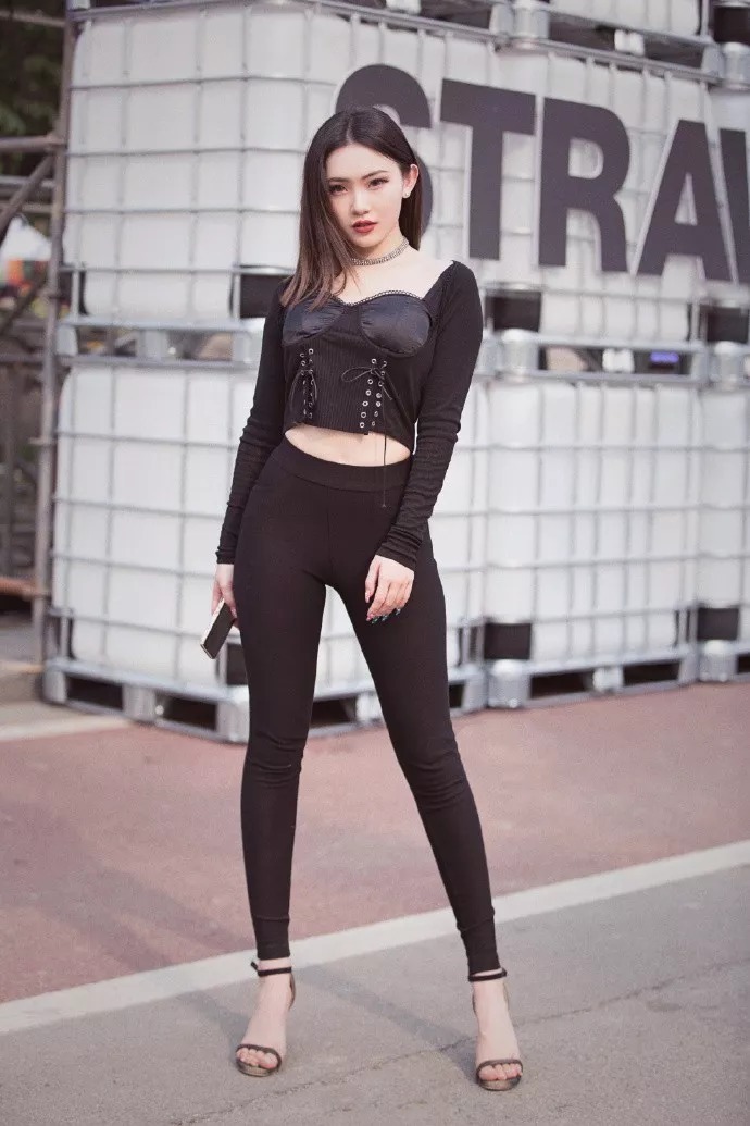  女性|女性搭配高跟鞋，穿出成熟魅力的味道