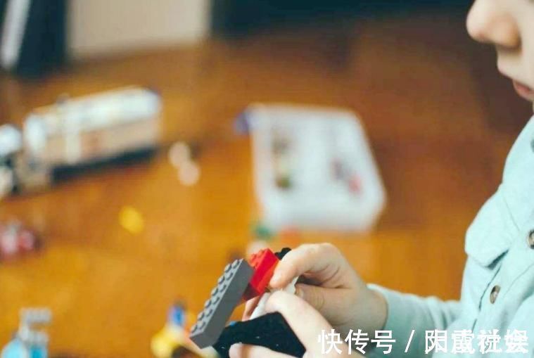 干预|孩子总是“坐不住”,这事多半怪家长,若有这3种习惯快改一改