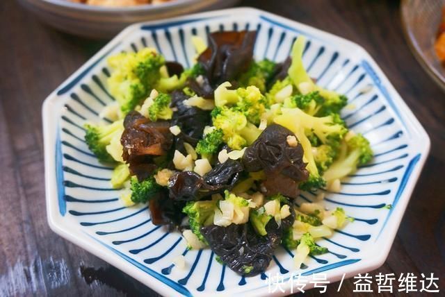 鸡胸肉|晒晒一家三口的晚餐,3菜1汤,清淡有营养,30分钟就做好