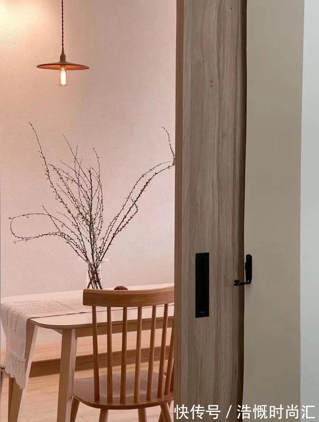 玄关|60㎡，小而温馨！不造型、不做背景墙，简单耐看很满意