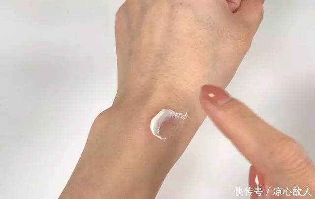 刷牙|牙膏不只能刷牙，放家里3个小妙用，学会省钱也省事，你会吗？