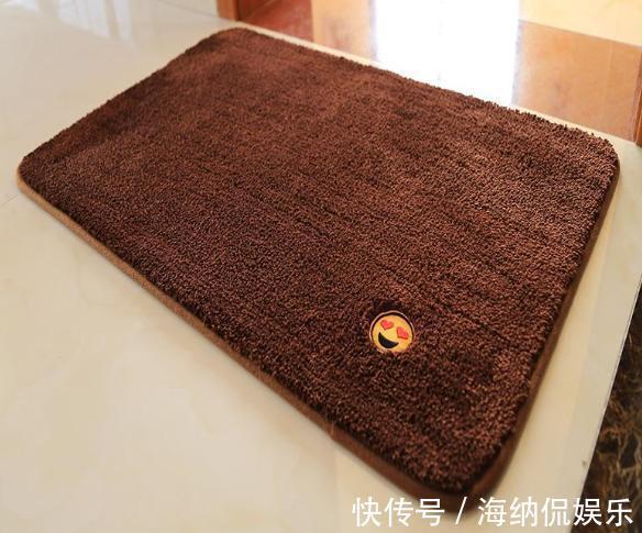 快递盒中的''气泡膜''别扔了,放在卫生间里,实用还省钱,聪明