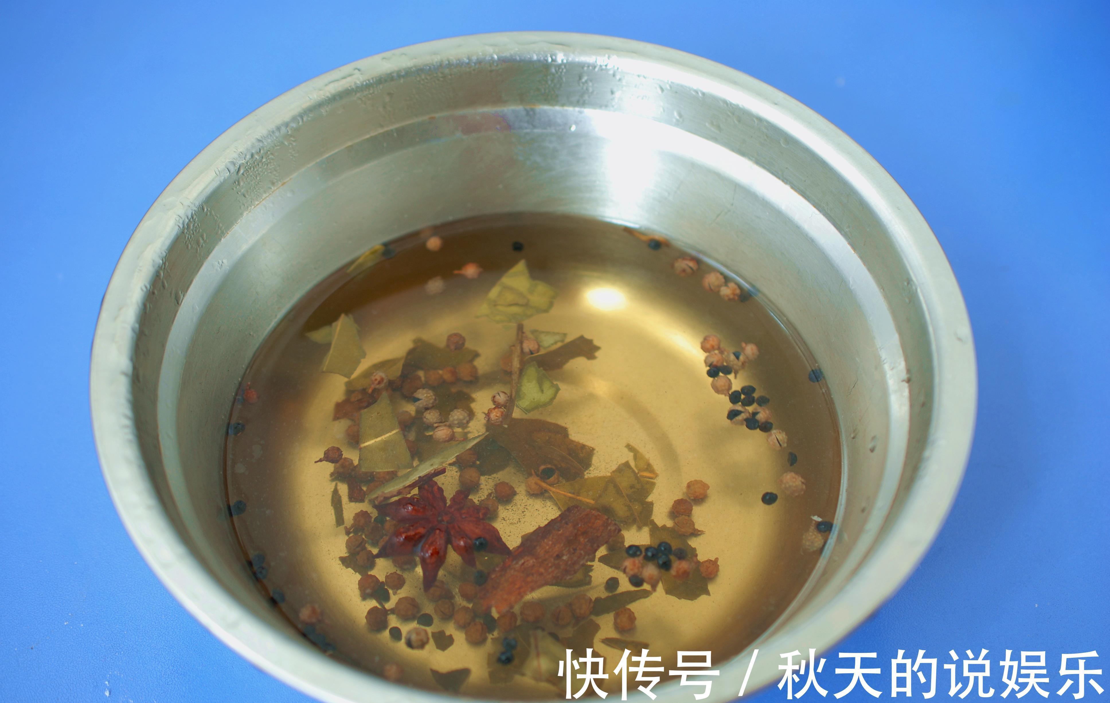 手抓饼|不揉面不发面的牛肉饼，一咬满口都是肉汁儿！3分钟出锅，简单