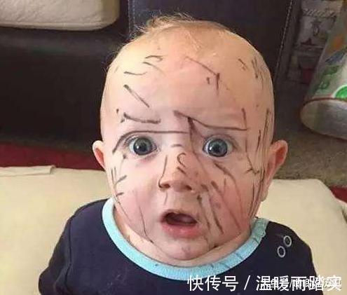 眼皮|女子在眼皮画出黑天鹅，当她眨眼睛的时候，美丽动人