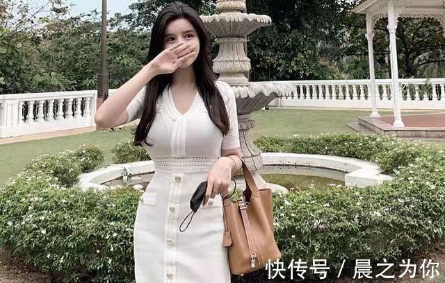 瑜伽垫|菲律宾健身美女，前凸后翘，腰肢纤细，一双大长腿笔直又纤细