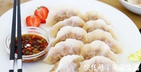 香菜|吃饺子别只会蘸醋，大厨都用这“秘制”蘸料，一口一个香得停不了
