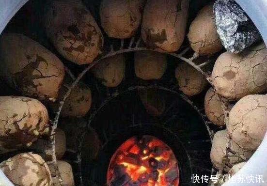 美食|英国游客中国用泥土做出一道美食,简直是“反人类操作”