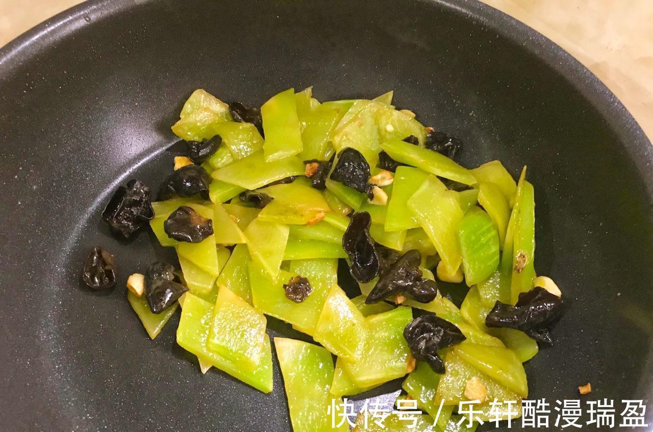 秋天，吃莲藕不如吃它，脆嫩爽口营养丰富，太适合秋天吃了