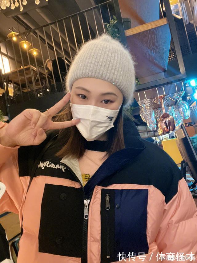 中国女排|王一梅晒新年照片,昔日女排王牌瘦成锥子脸!网友:像换了一个人