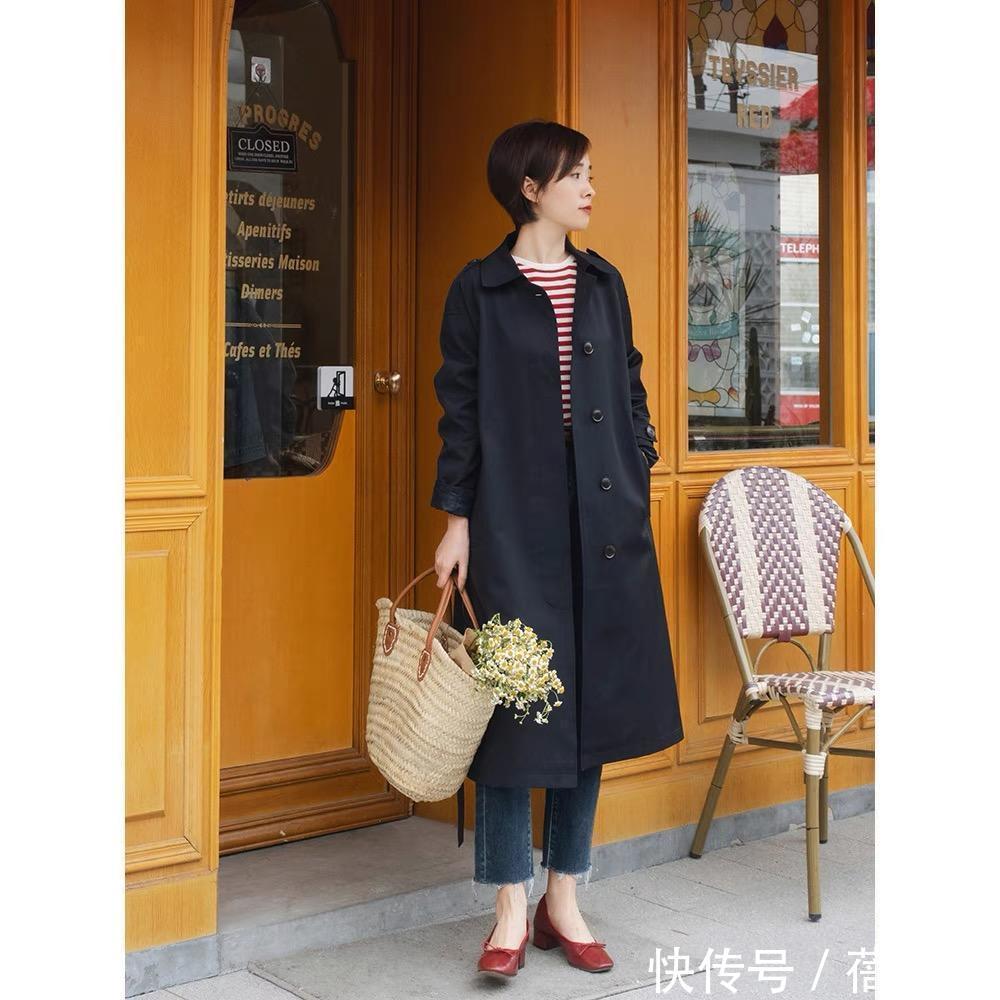 搭配|40岁女人穿风衣要“大气”,get这4个搭配重点,气质不俗反而高级