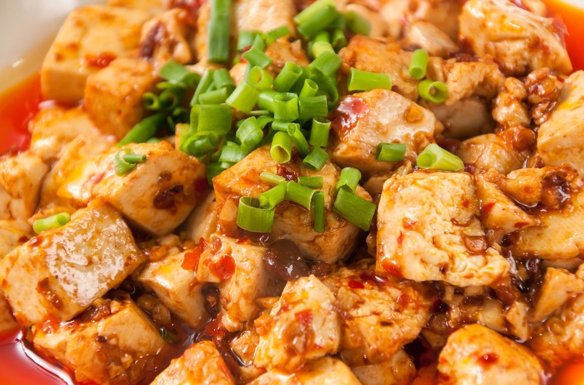 家常红烧豆腐这样做,嫩滑入味,几分钟完成