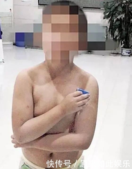 妈妈|公车上11岁男孩只因作业没做好,被妈妈扒光衣服,全车人围观拍照