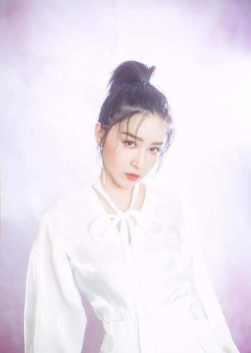 头皮|女生扎马尾时,尽量别犯这4个错误!显土又老气,颜值再高也白搭