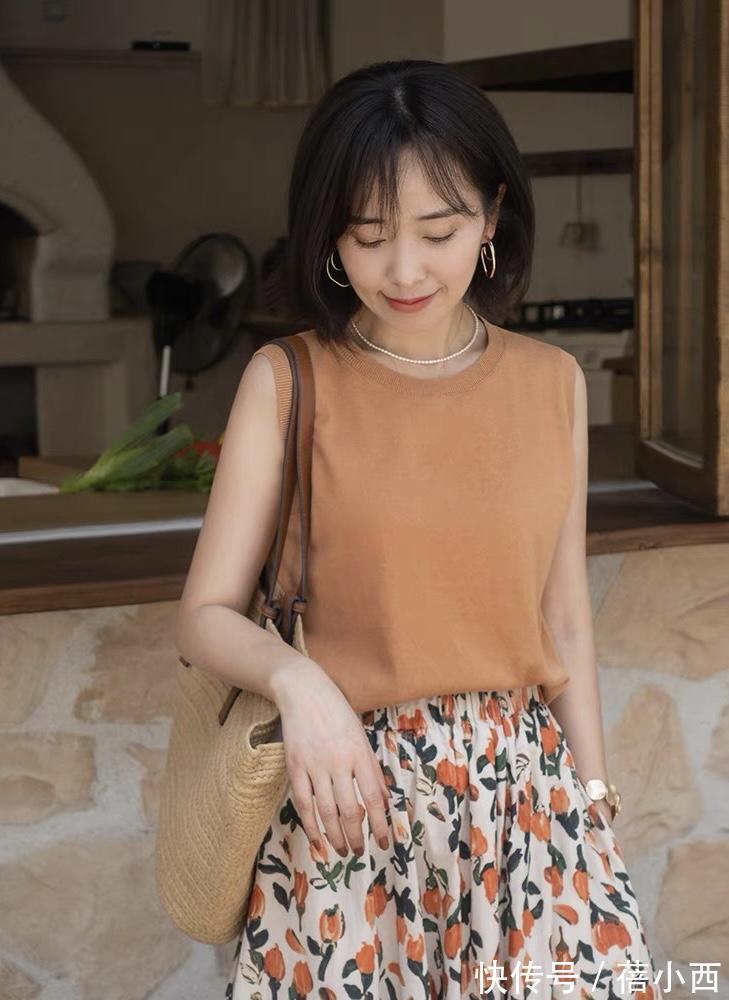 线条|女人无论年纪多大,秋天穿衣没灵感就选“毛衣”,这些技巧够你用