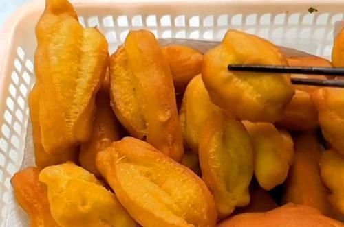 烙饼|玉米面别烙饼啦,试试这样做,3元成本做1筐,小巧迷你,比肉还香