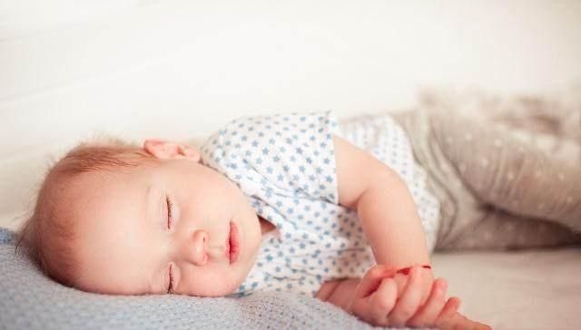 饮食|胎儿的体重与妈妈的饮食有关系宝宝出生时，体重几斤最合适