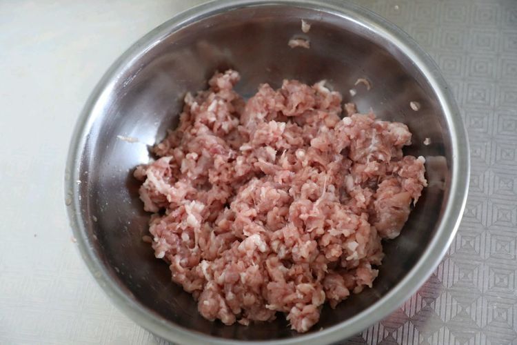 家常炸藕盒，外酥里嫩，咬一口就爱上的味道，大人孩子都爱吃
