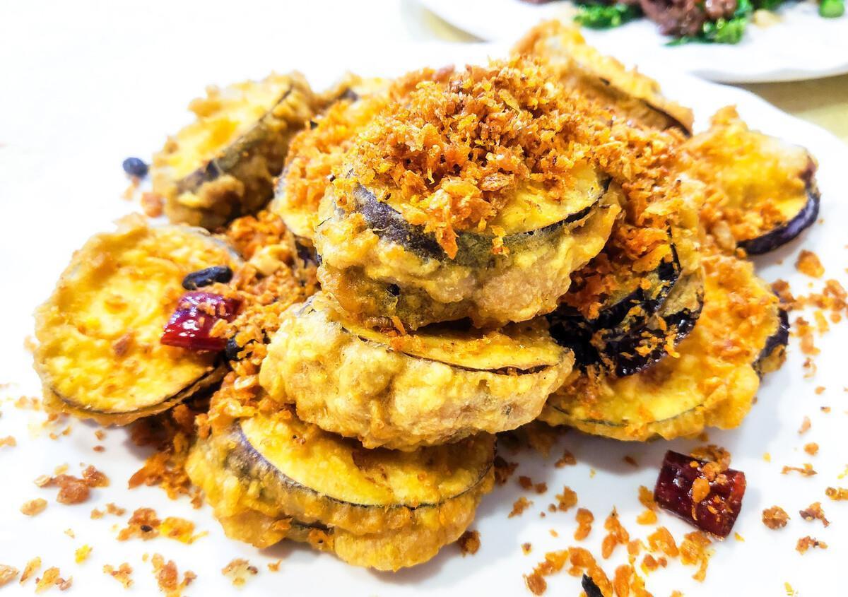 炸茄盒调糊是关键,别只会用水调了,教你正确方法,茄盒又香又脆