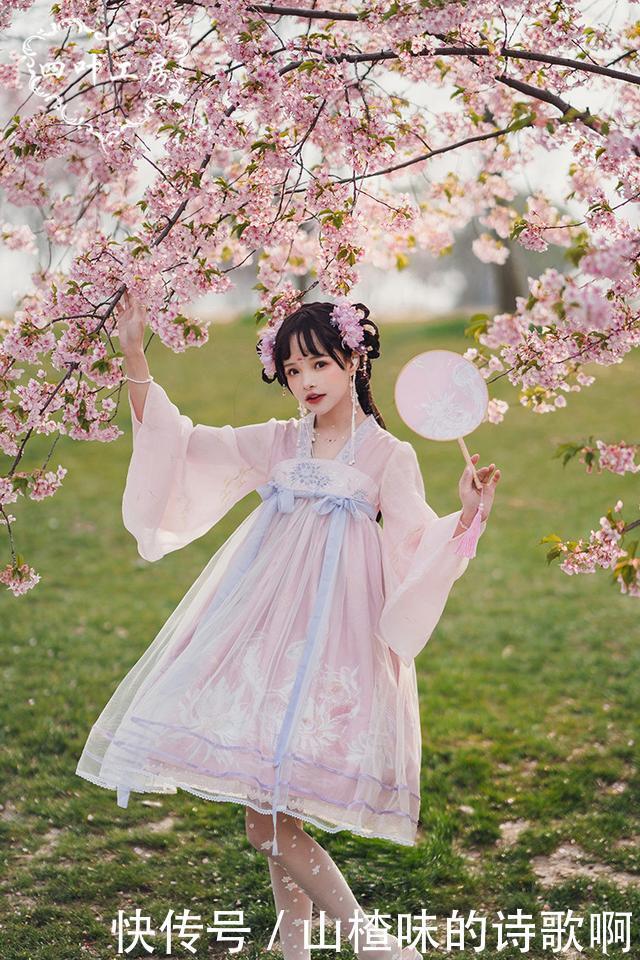 继“汉服lo”之后,jk又和汉服“搞”到了一起,破产少女又心动了