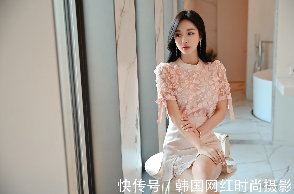 时尚|女神孙允珠高清时尚写真:樱桃红哑光半袖轻熟裙,又甜又御姐