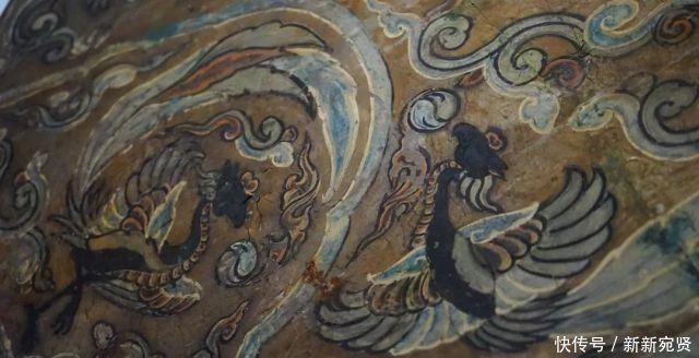 契丹贵族墓画了幅汉人美女图,还题诗说“征辽”